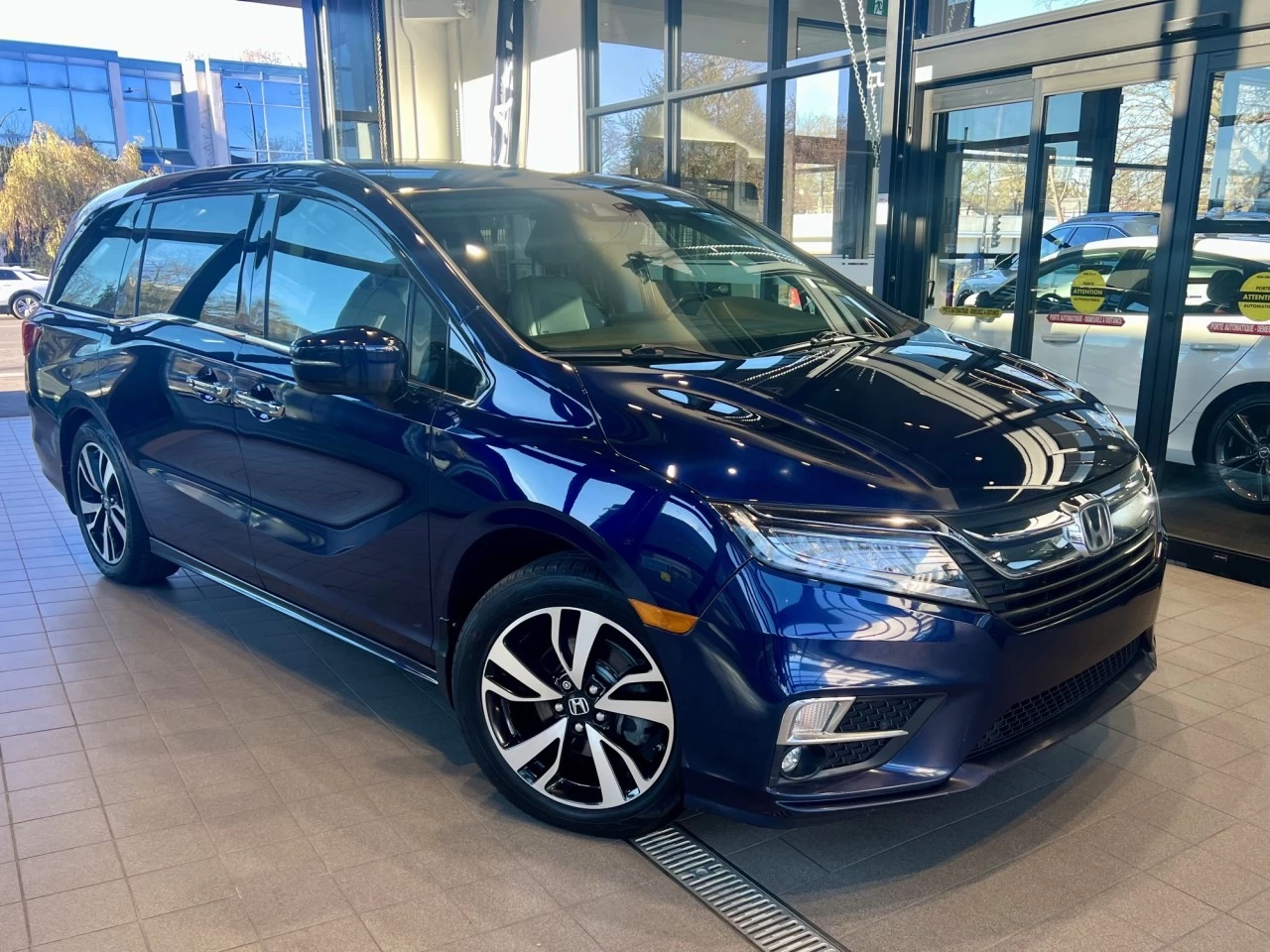 2018 Honda Odyssey Touring https://www.acuramontrealcentre.com/resize/b990ff35b810a3abc0cc817b2ca24889-1