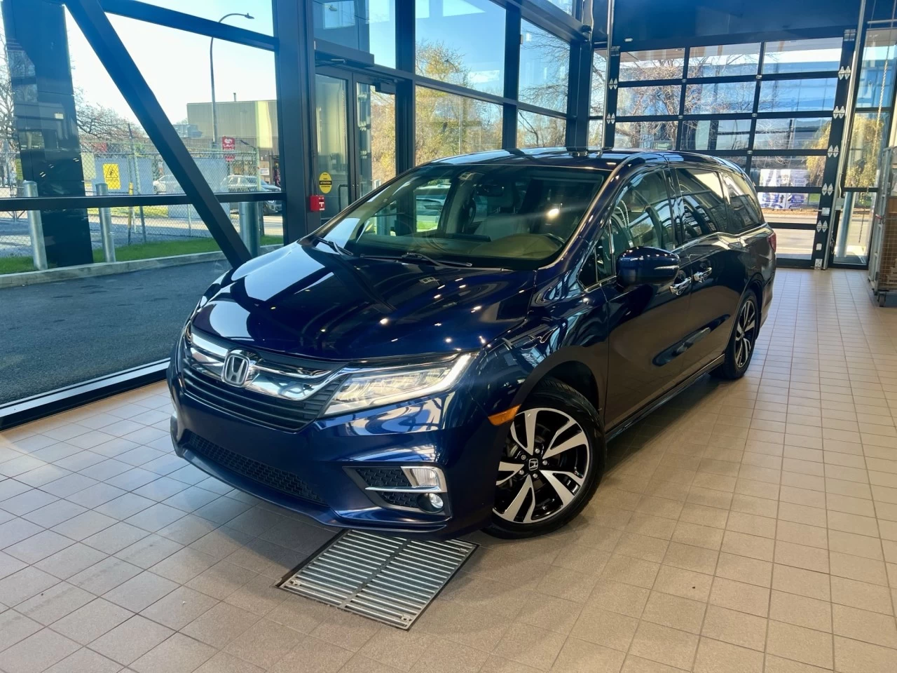 2018 Honda Odyssey Touring https://www.acuramontrealcentre.com/resize/b990ff35b810a3abc0cc817b2ca24889-1