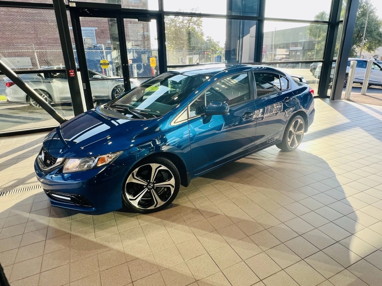 2015 Honda Civic Si https://www.acuramontrealcentre.com/resize/b990ff35b810a3abc0cc817b2ca24889-1