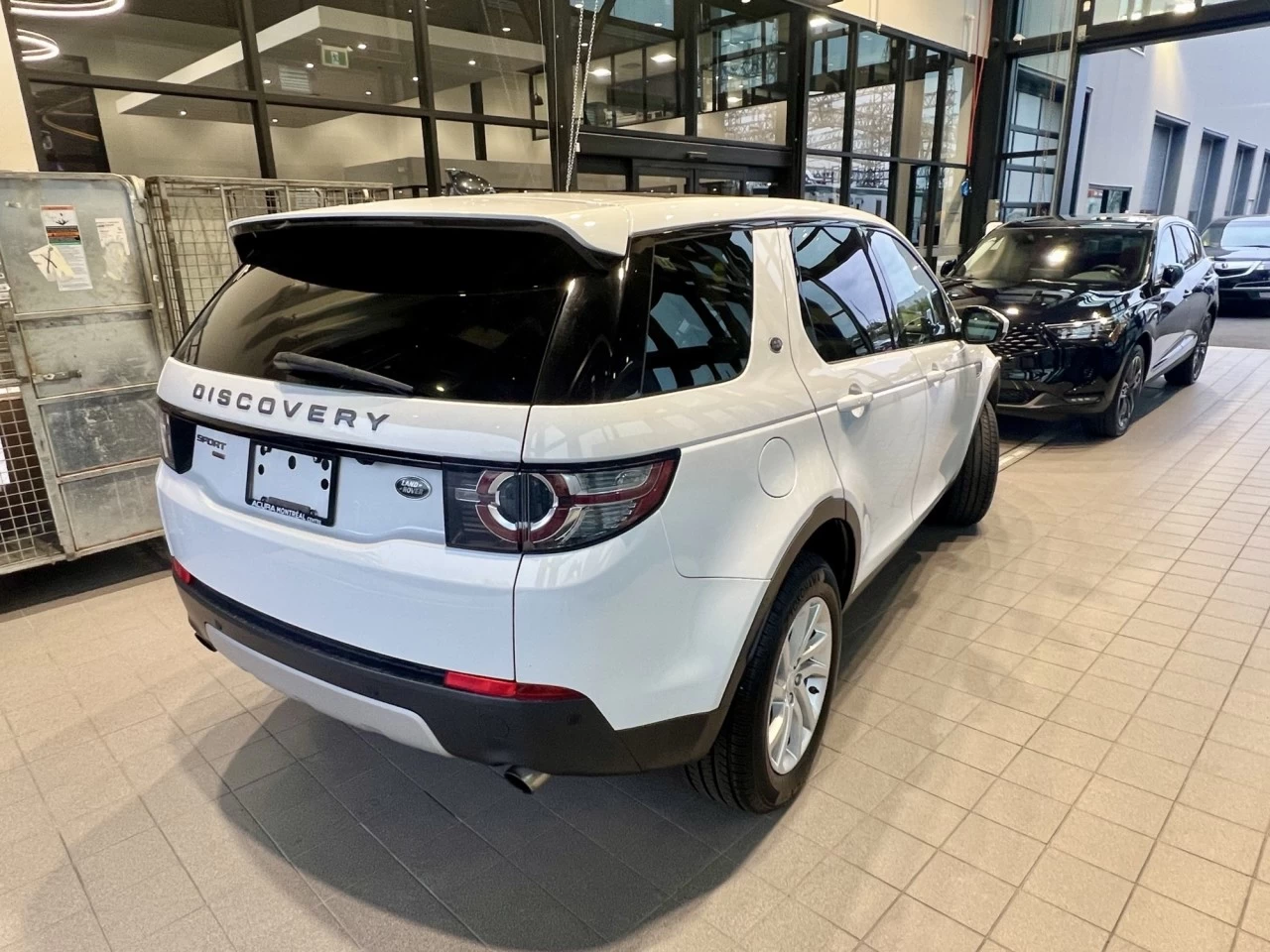 2019 Land Rover Discovery Sport HSE https://www.acuramontrealcentre.com/resize/b990ff35b810a3abc0cc817b2ca24889-1