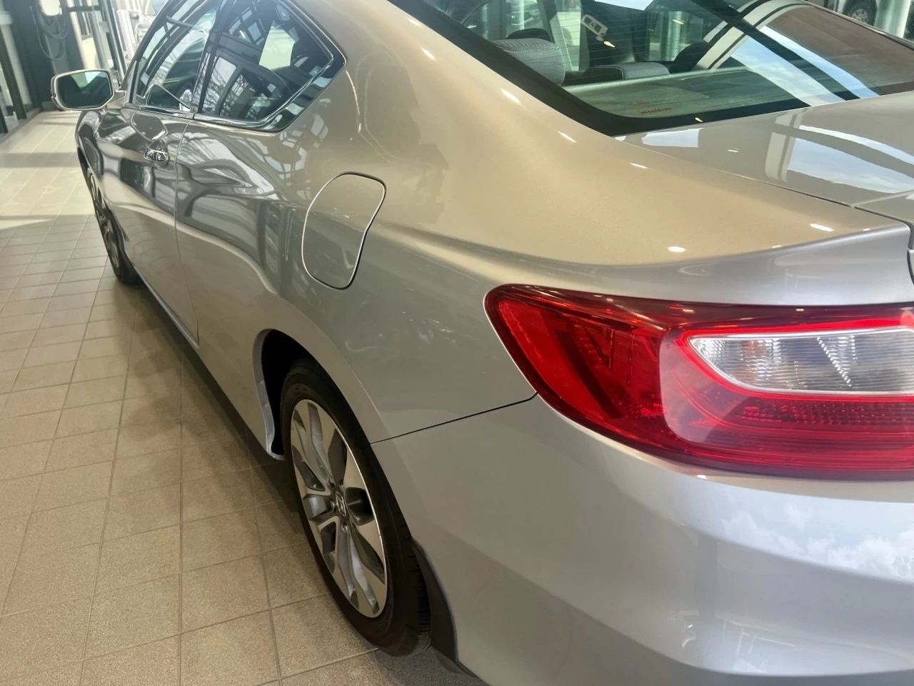 2013 Honda Accord EX https://www.acuramontrealcentre.com/resize/b990ff35b810a3abc0cc817b2ca24889-1