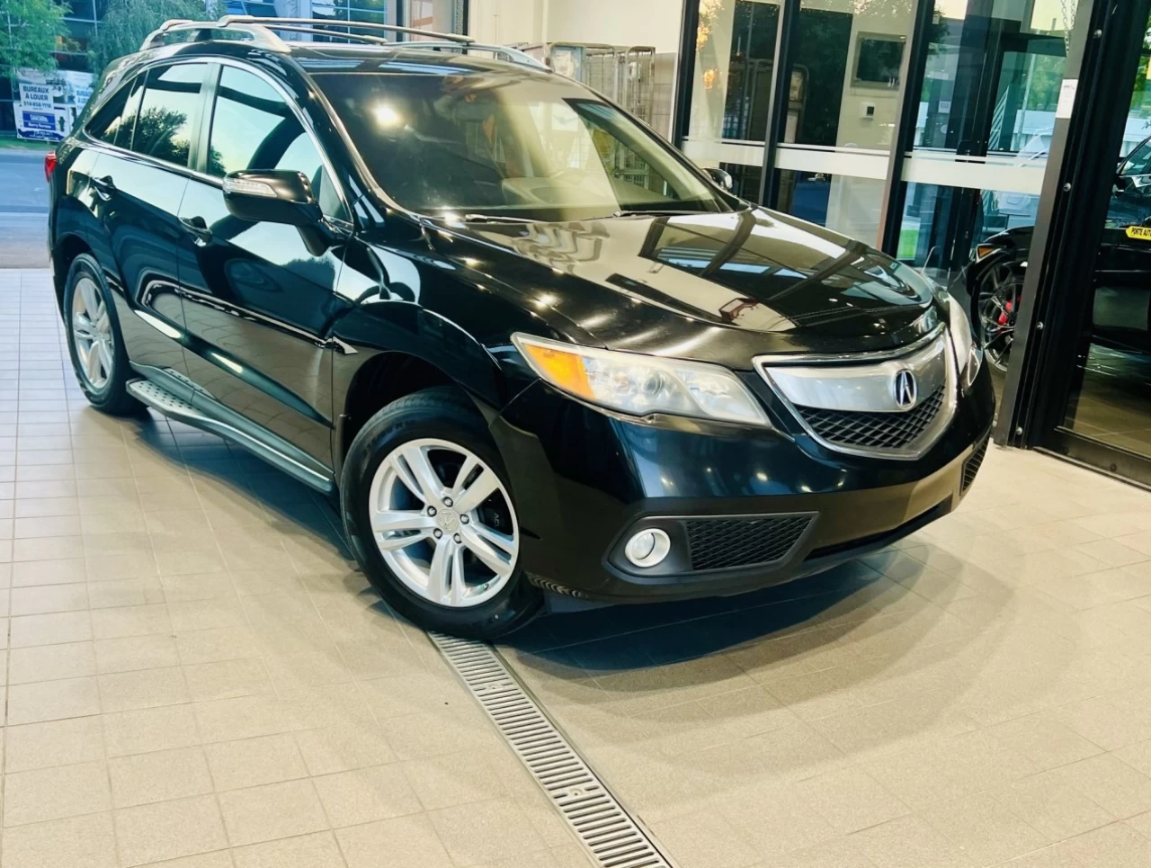 2015 Acura RDX Tech Pkg https://www.acuramontrealcentre.com/resize/b990ff35b810a3abc0cc817b2ca24889-1