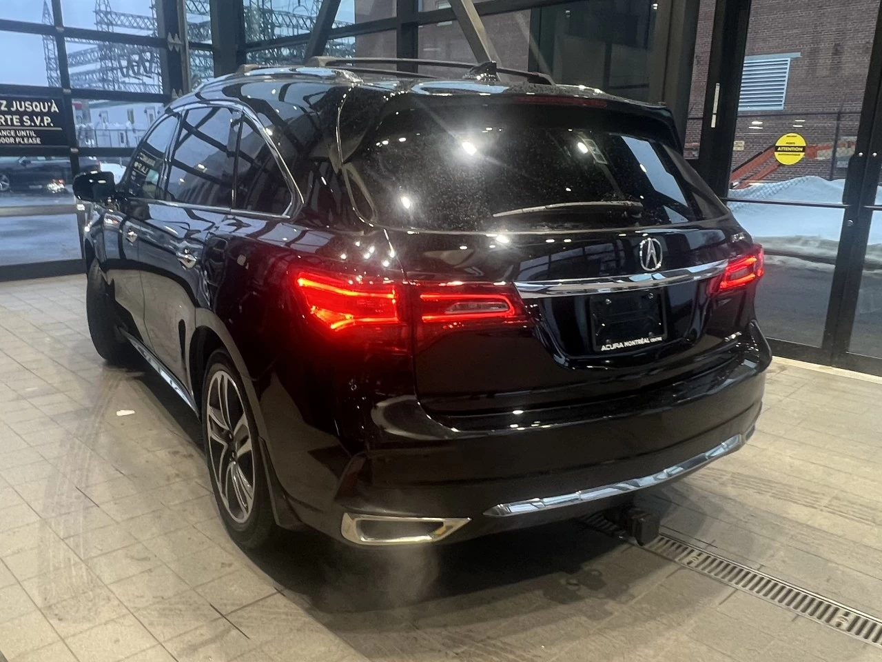 2018 Acura MDX Navi https://www.acuramontrealcentre.com/resize/b990ff35b810a3abc0cc817b2ca24889-1