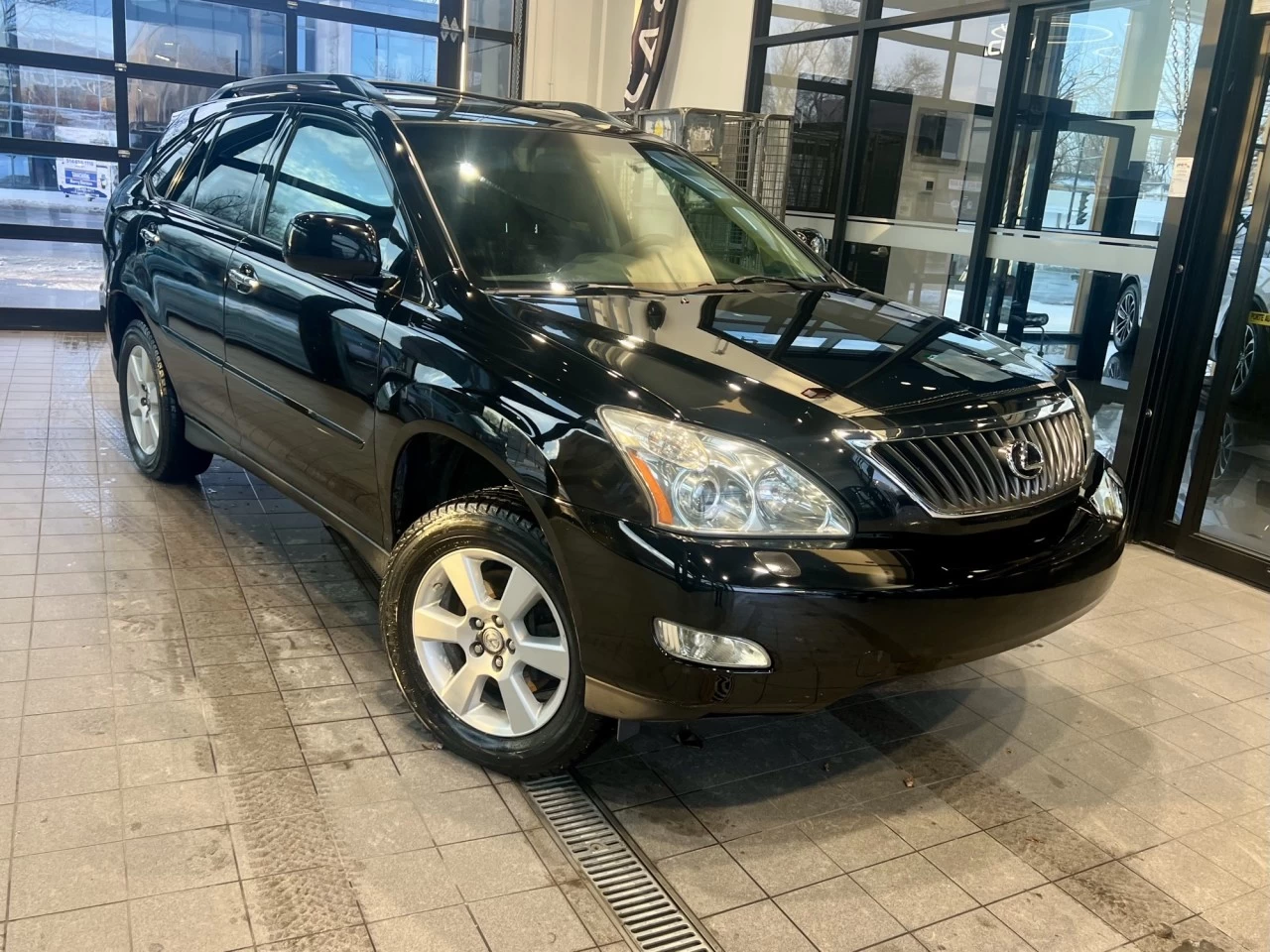 2009 Lexus RX350 4WD https://www.acuramontrealcentre.com/resize/b990ff35b810a3abc0cc817b2ca24889-1