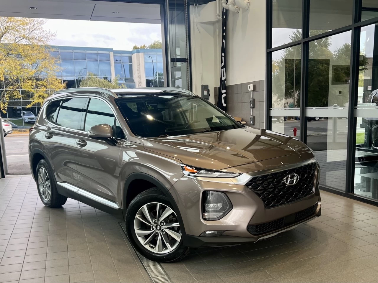 2020 Hyundai Santa Fe Preferred https://www.acuramontrealcentre.com/resize/b990ff35b810a3abc0cc817b2ca24889-1