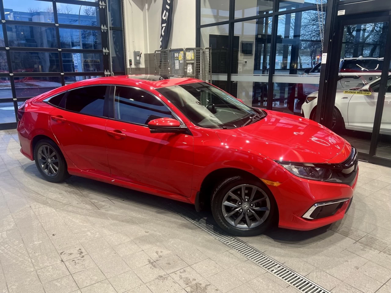 2021 Honda Civic EX https://www.acuramontrealcentre.com/resize/b990ff35b810a3abc0cc817b2ca24889-1