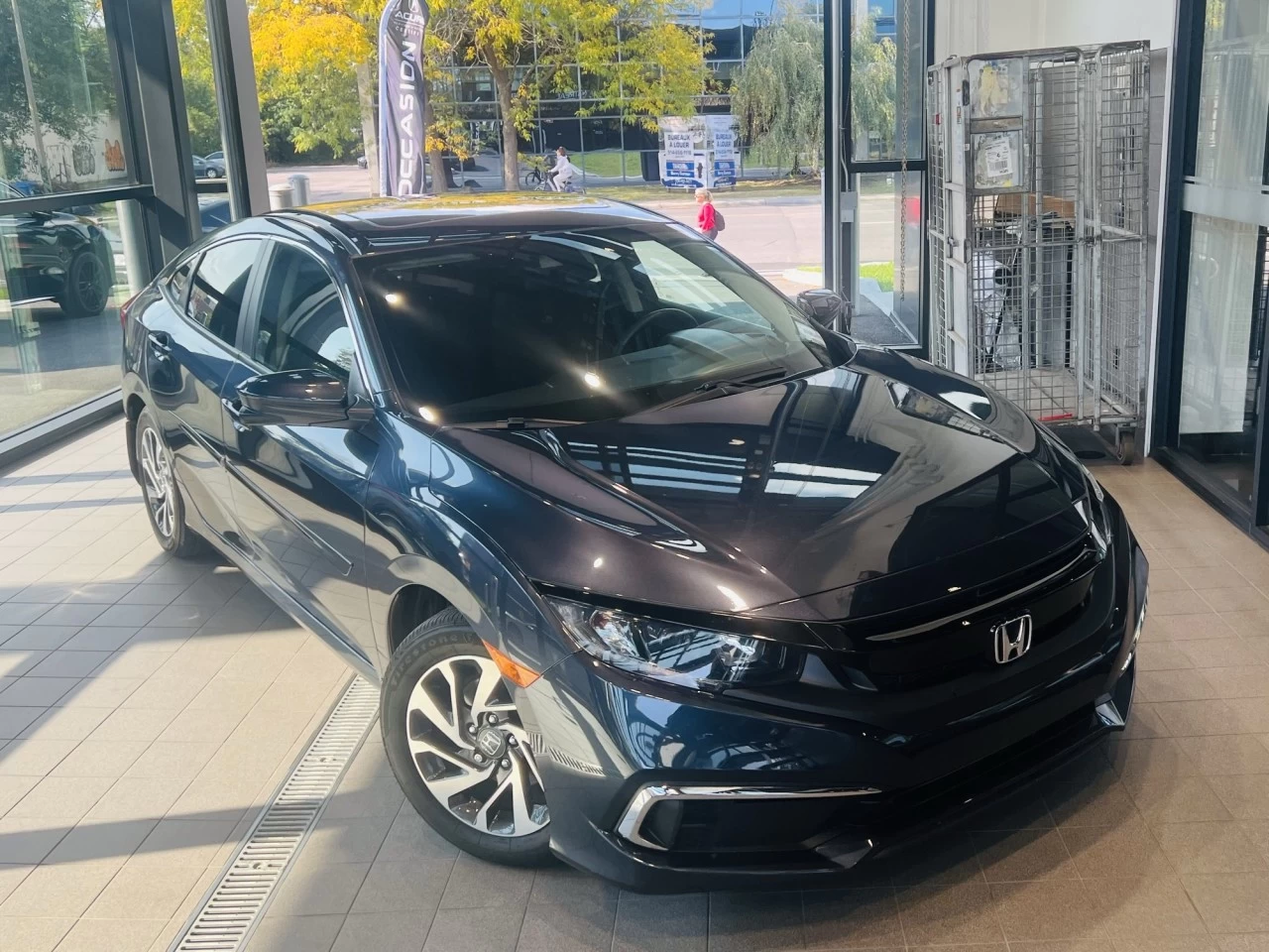 2020 Honda Civic EX https://www.acuramontrealcentre.com/resize/b990ff35b810a3abc0cc817b2ca24889-1