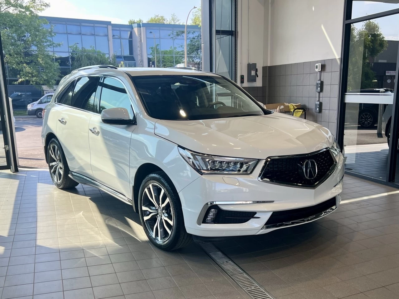 2020 Acura MDX Elite https://www.acuramontrealcentre.com/resize/b990ff35b810a3abc0cc817b2ca24889-1