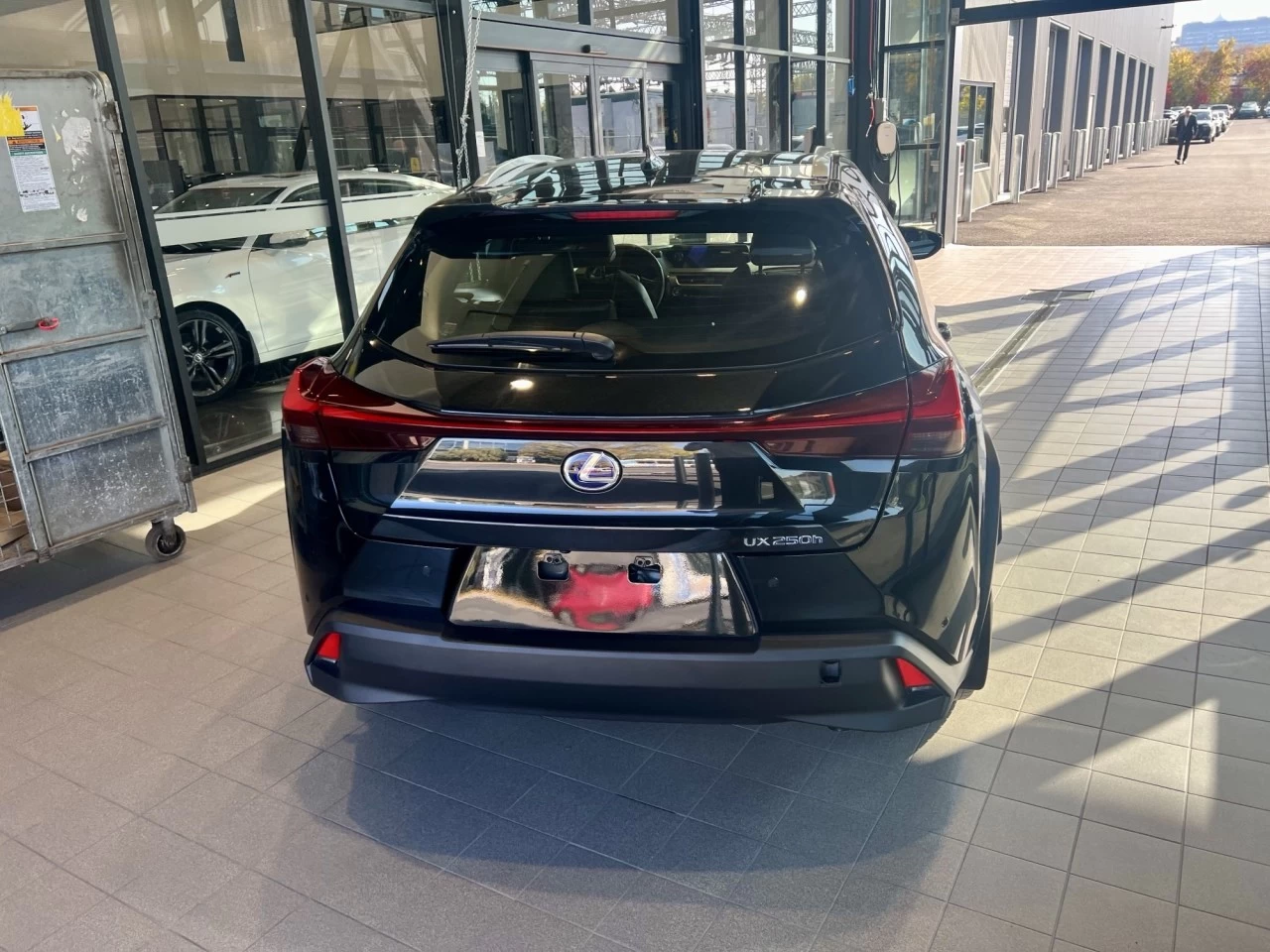 2020 Lexus UX250h UX 250h https://www.acuramontrealcentre.com/resize/b990ff35b810a3abc0cc817b2ca24889-1