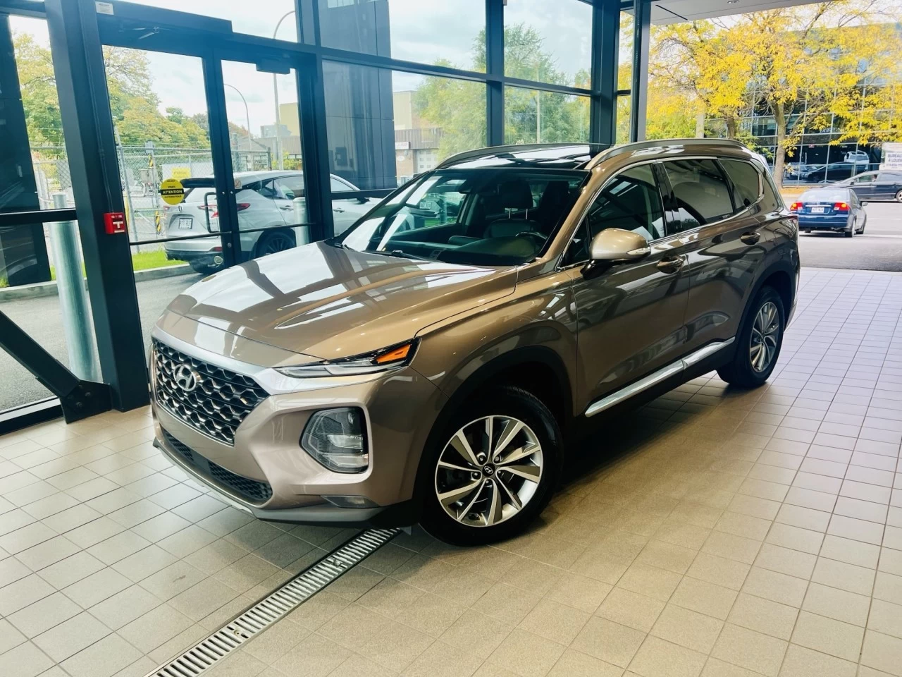 2020 Hyundai Santa Fe Preferred https://www.acuramontrealcentre.com/resize/b990ff35b810a3abc0cc817b2ca24889-1