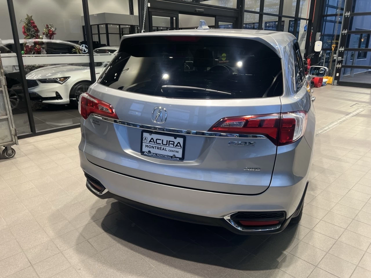 2017 Acura RDX Tech Pkg https://www.acuramontrealcentre.com/resize/b990ff35b810a3abc0cc817b2ca24889-1