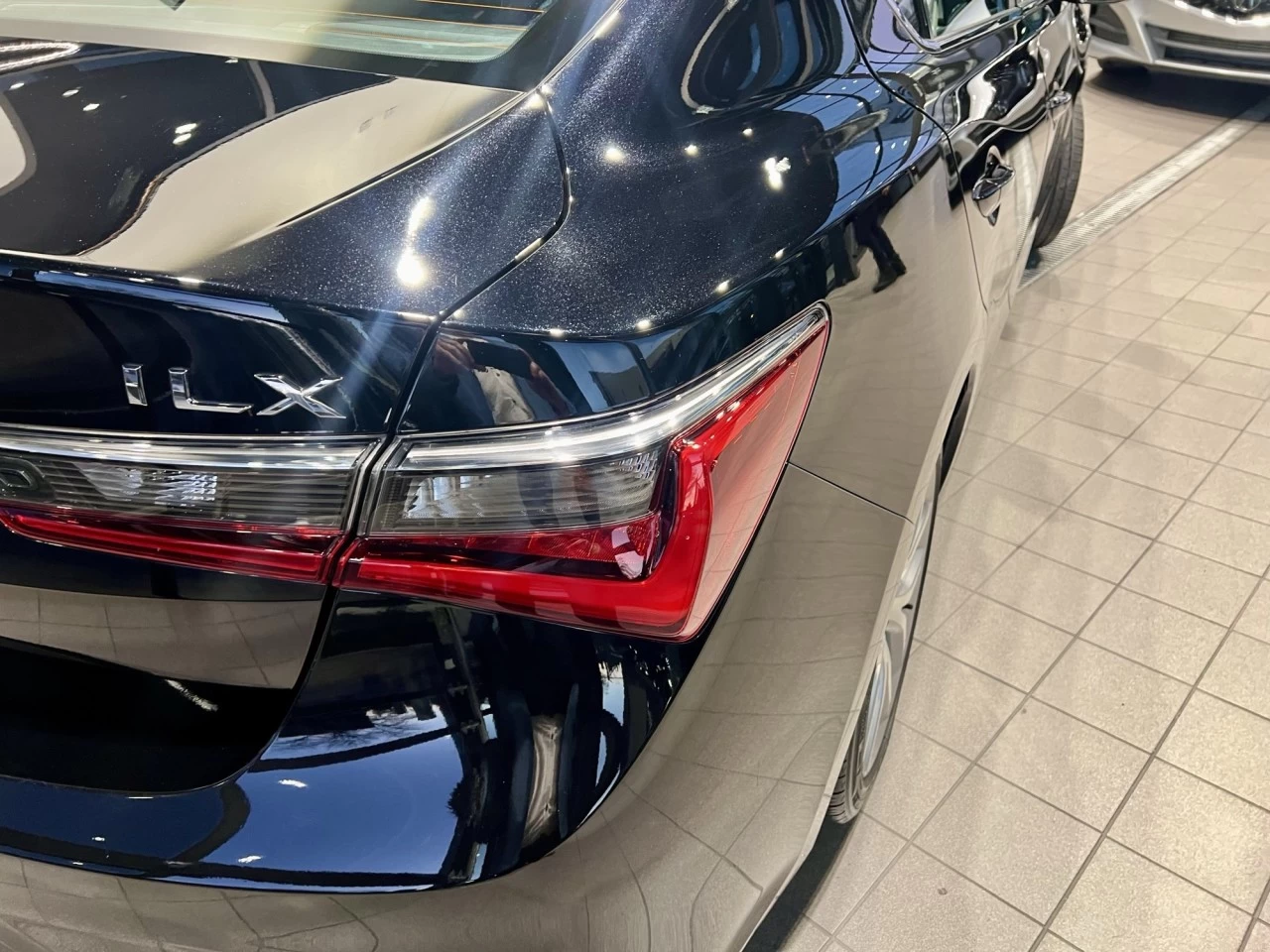 2019 Acura ILX Sedan https://www.acuramontrealcentre.com/resize/b990ff35b810a3abc0cc817b2ca24889-1