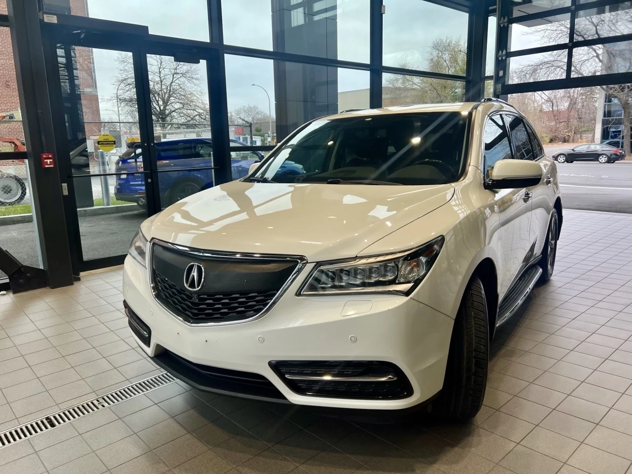 2014 Acura MDX Elite Pkg https://www.acuramontrealcentre.com/resize/b990ff35b810a3abc0cc817b2ca24889-1