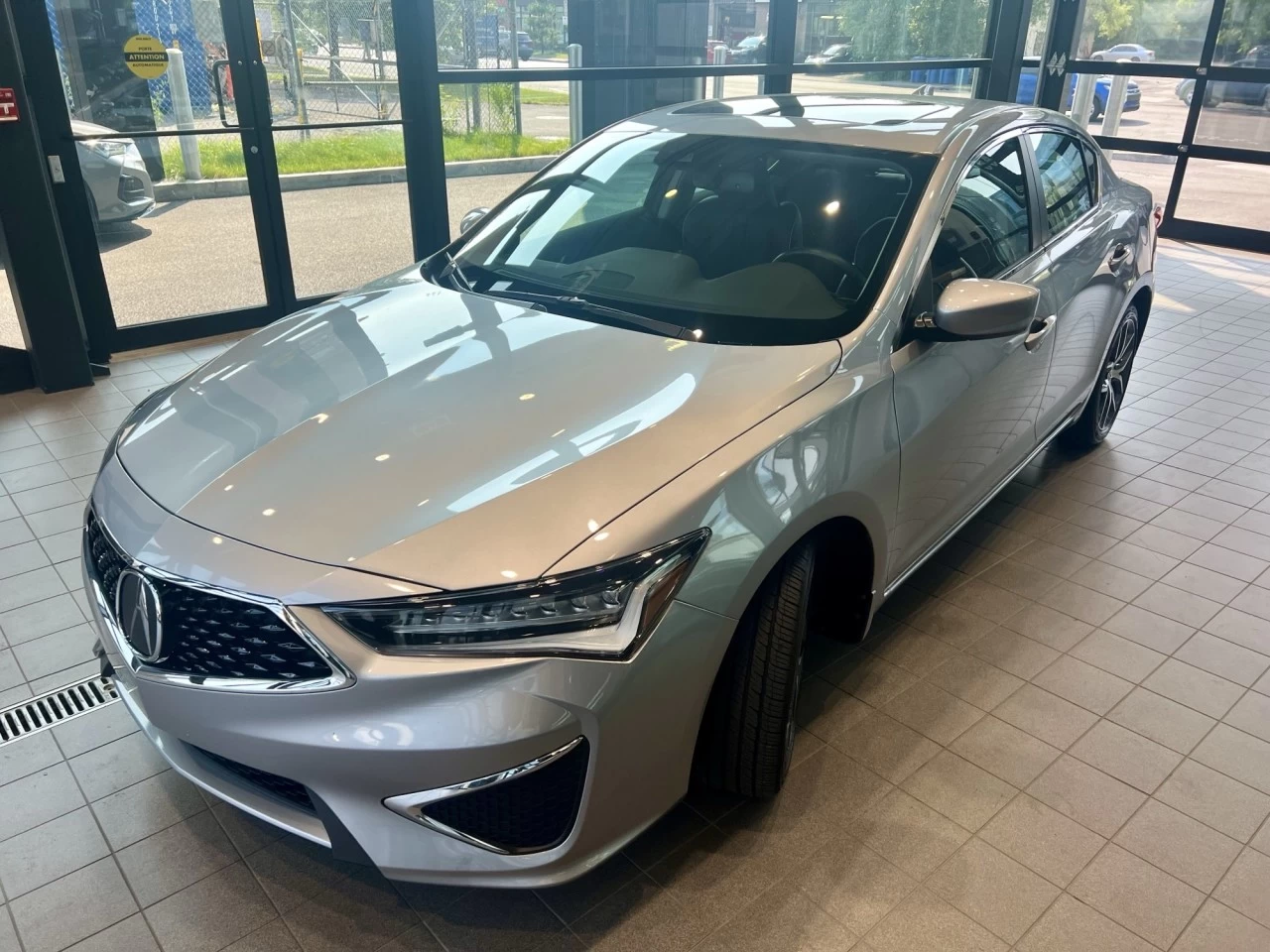 2020 Acura ILX Premium https://www.acuramontrealcentre.com/resize/b990ff35b810a3abc0cc817b2ca24889-1