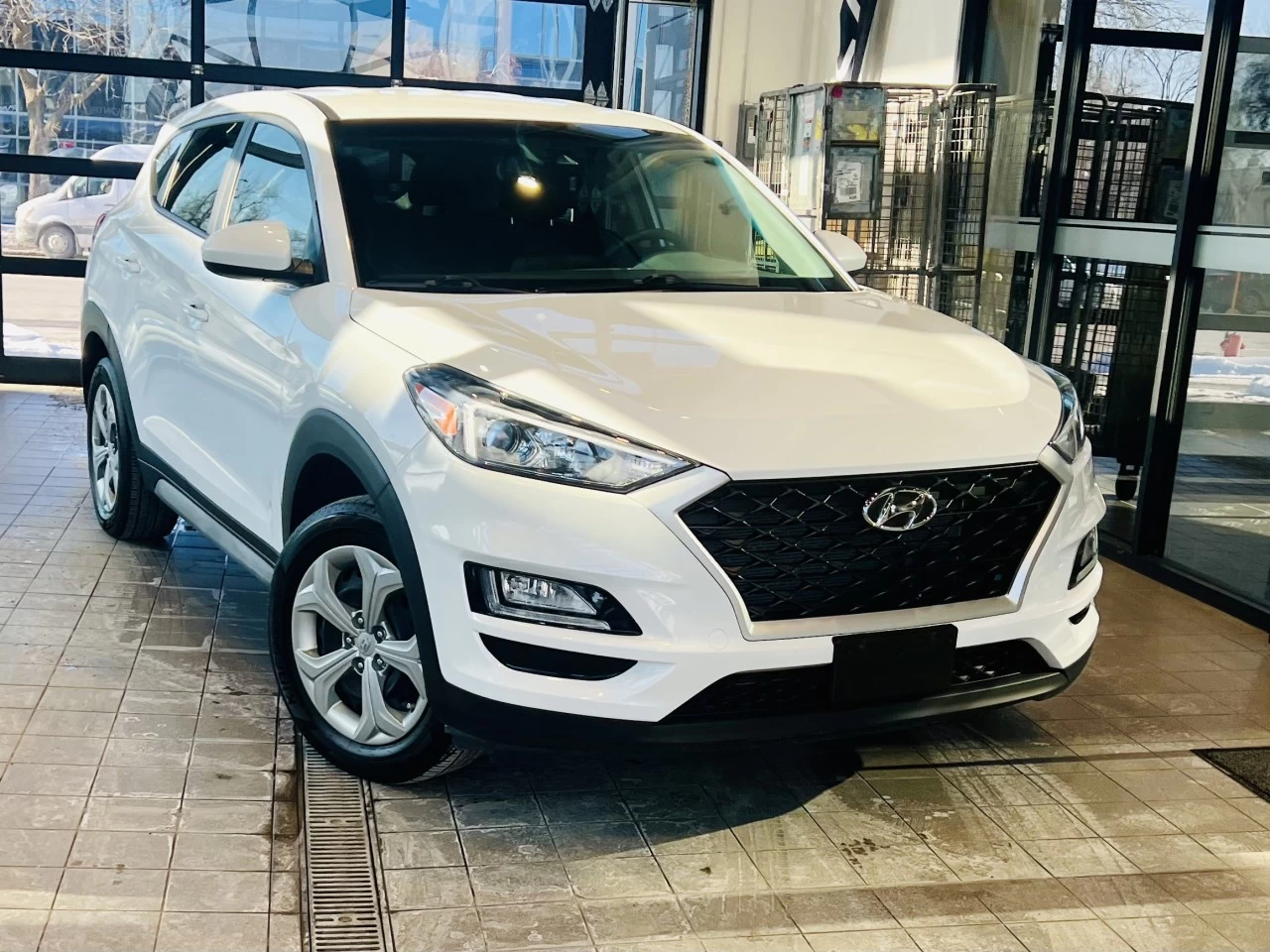 2021 Hyundai Tucson  https://www.acuramontrealcentre.com/resize/b990ff35b810a3abc0cc817b2ca24889-1