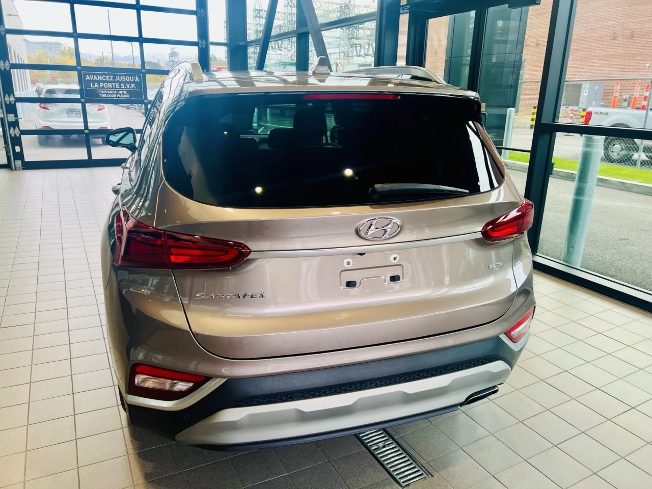 2020 Hyundai Santa Fe Preferred https://www.acuramontrealcentre.com/resize/b990ff35b810a3abc0cc817b2ca24889-1