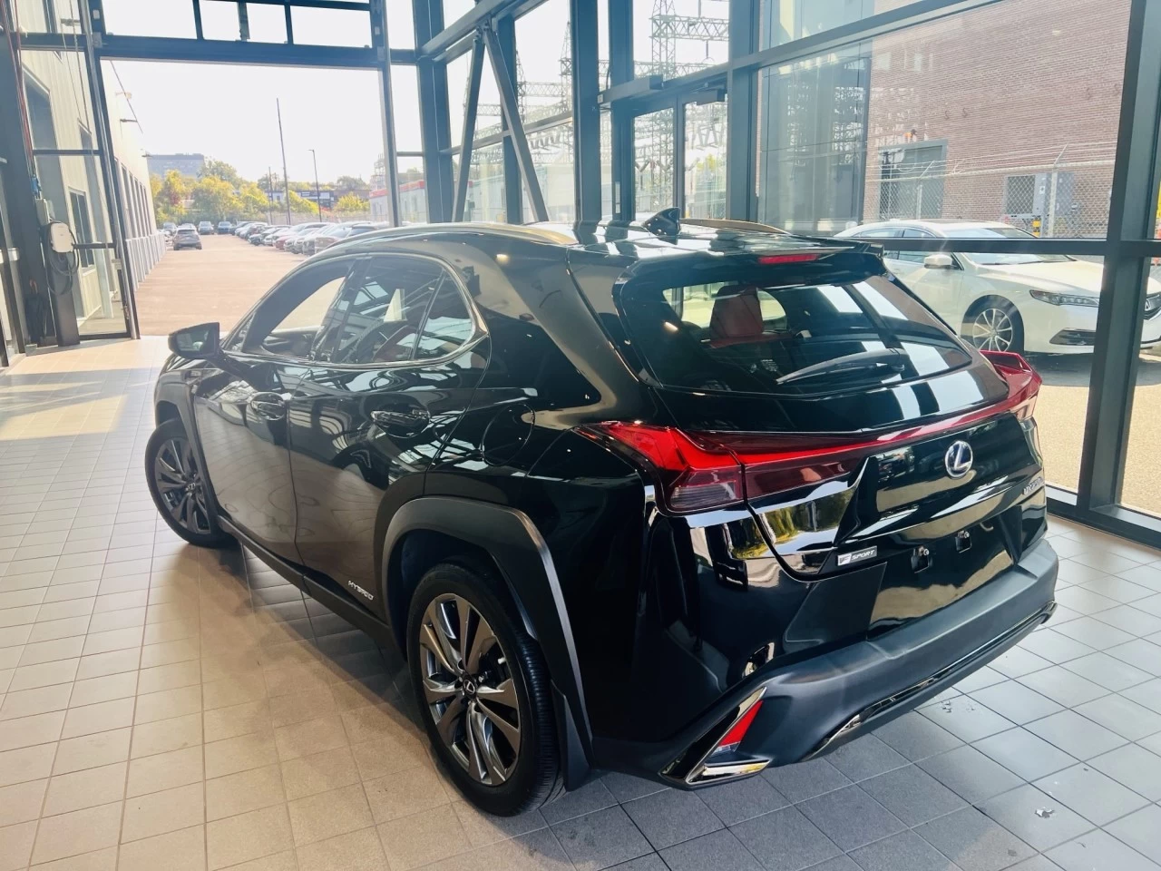 2020 Lexus UX UX 250h https://www.acuramontrealcentre.com/resize/b990ff35b810a3abc0cc817b2ca24889-1