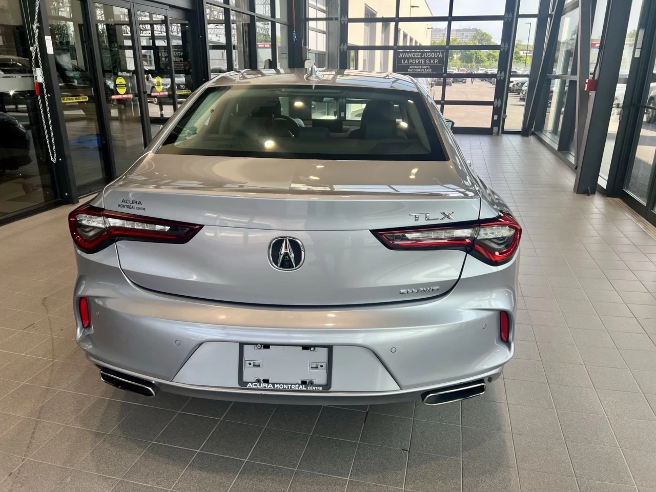 2021 Acura TLX  https://www.acuramontrealcentre.com/resize/b990ff35b810a3abc0cc817b2ca24889-1