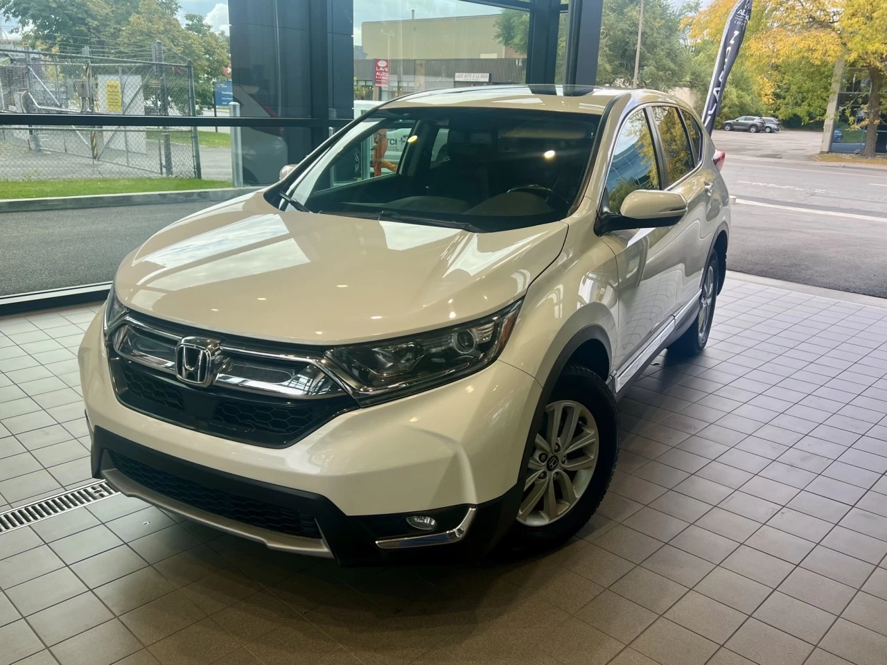 2018 Honda CR-V EX-L https://www.acuramontrealcentre.com/resize/b990ff35b810a3abc0cc817b2ca24889-1