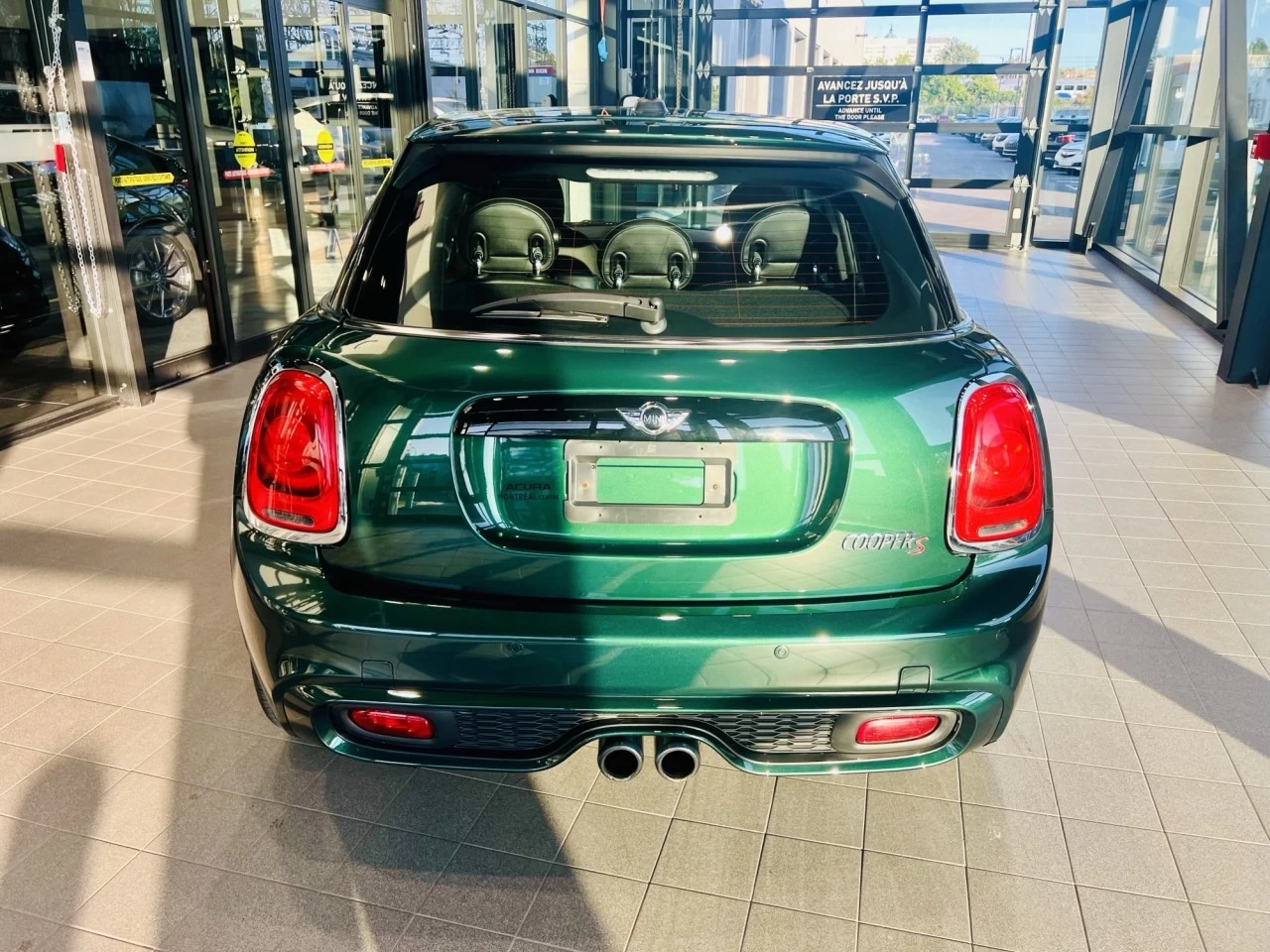 2017 Mini Cooper S - British Racing Green https://www.acuramontrealcentre.com/resize/b990ff35b810a3abc0cc817b2ca24889-1