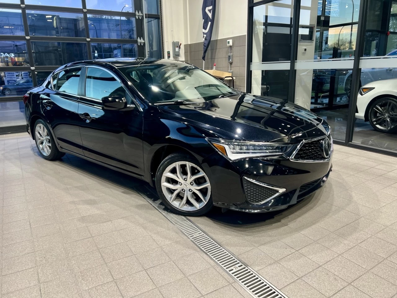 2019 Acura ILX Sedan https://www.acuramontrealcentre.com/resize/b990ff35b810a3abc0cc817b2ca24889-1