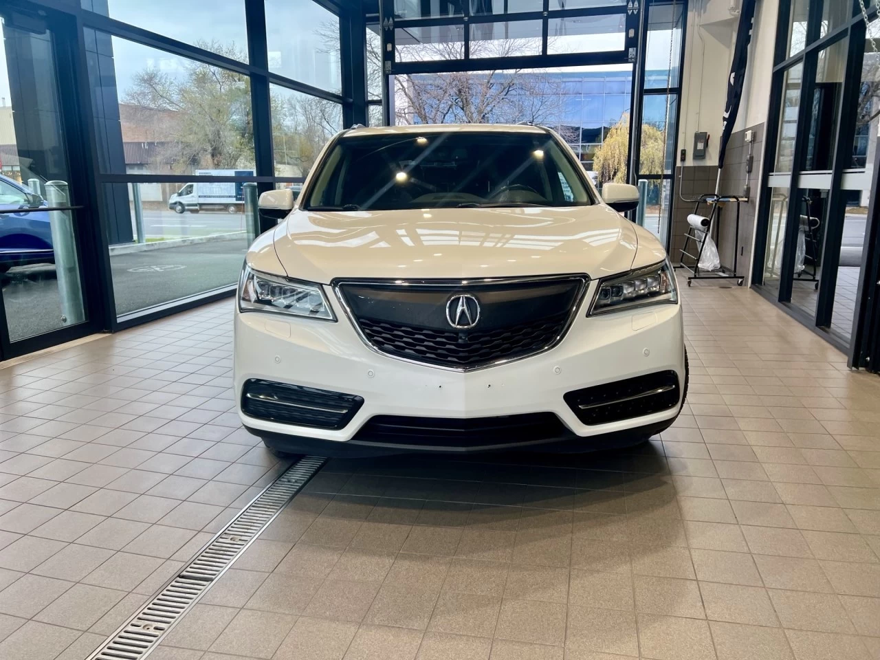 2014 Acura MDX Elite Pkg https://www.acuramontrealcentre.com/resize/b990ff35b810a3abc0cc817b2ca24889-1