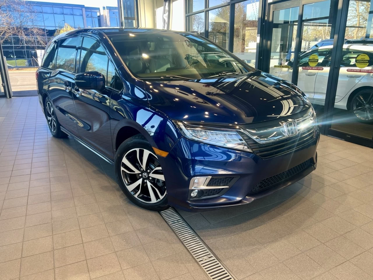 2018 Honda Odyssey Touring https://www.acuramontrealcentre.com/resize/b990ff35b810a3abc0cc817b2ca24889-1