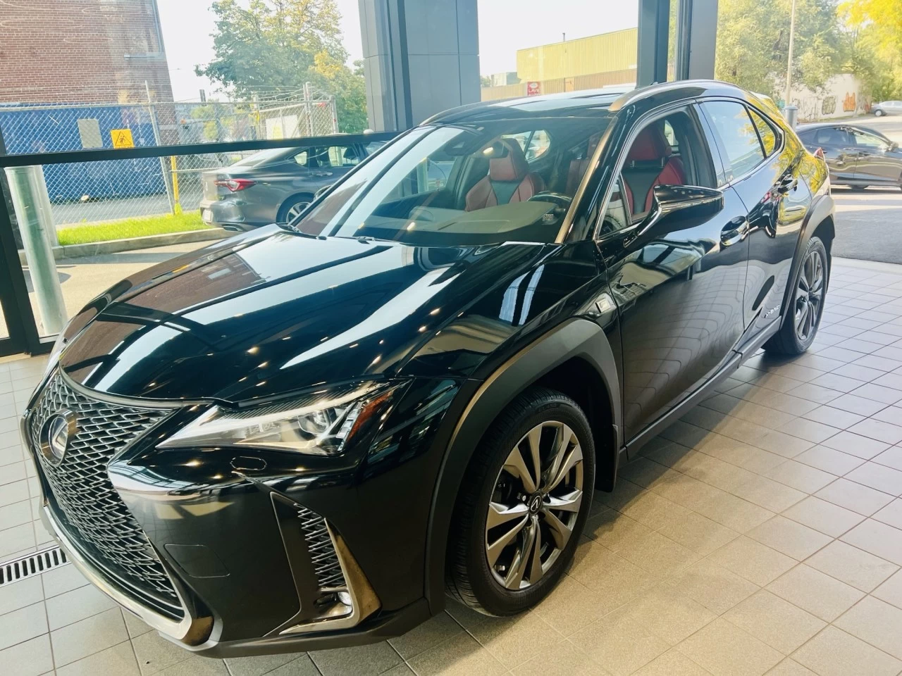 2020 Lexus UX UX 250h https://www.acuramontrealcentre.com/resize/b990ff35b810a3abc0cc817b2ca24889-1