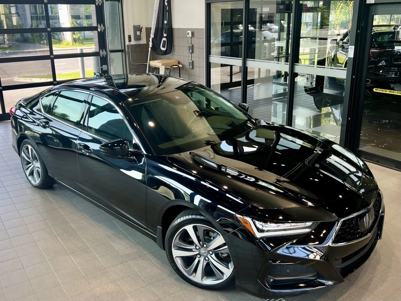 2023 Acura TLX Platinum Elite https://www.acuramontrealcentre.com/resize/b990ff35b810a3abc0cc817b2ca24889-1