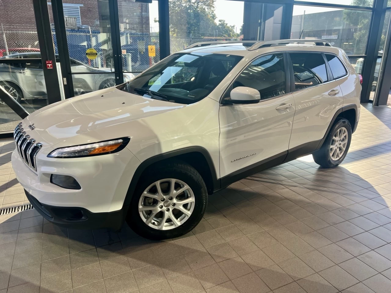 2015 Jeep Cherokee North https://www.acuramontrealcentre.com/resize/b990ff35b810a3abc0cc817b2ca24889-1