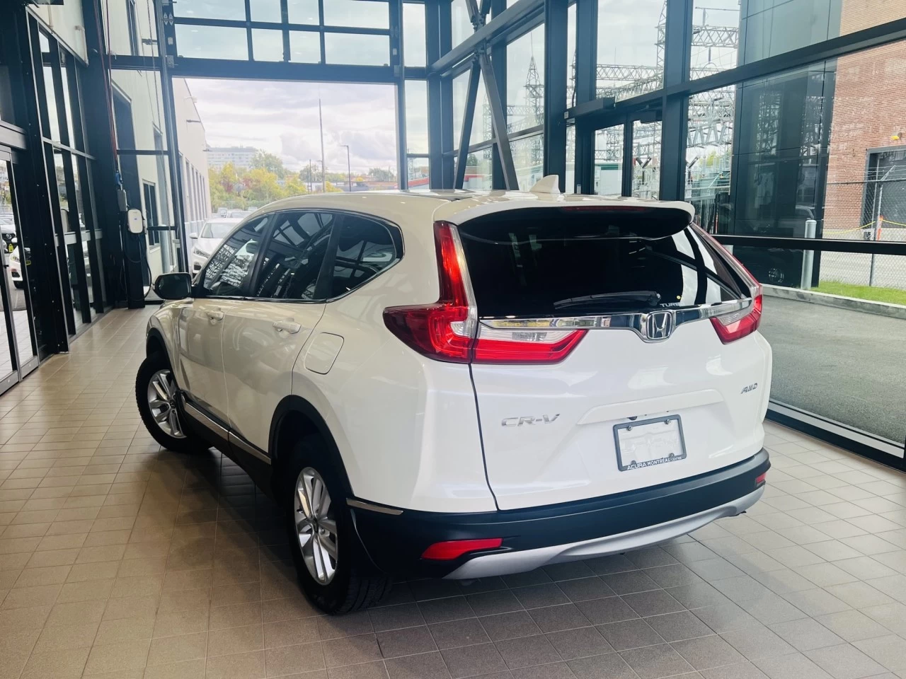 2018 Honda CR-V EX-L https://www.acuramontrealcentre.com/resize/b990ff35b810a3abc0cc817b2ca24889-1