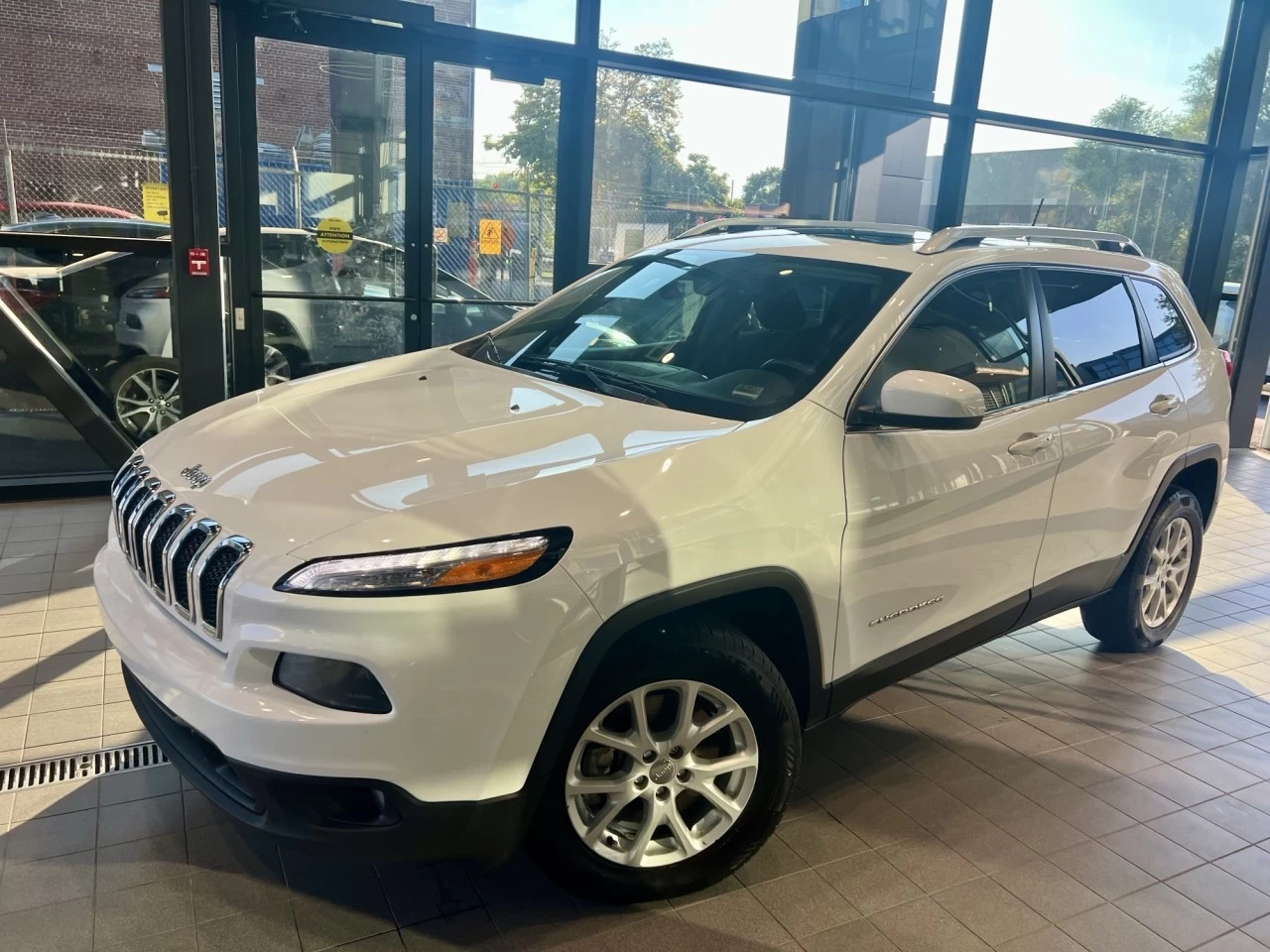 2015 Jeep Cherokee North https://www.acuramontrealcentre.com/resize/b990ff35b810a3abc0cc817b2ca24889-1