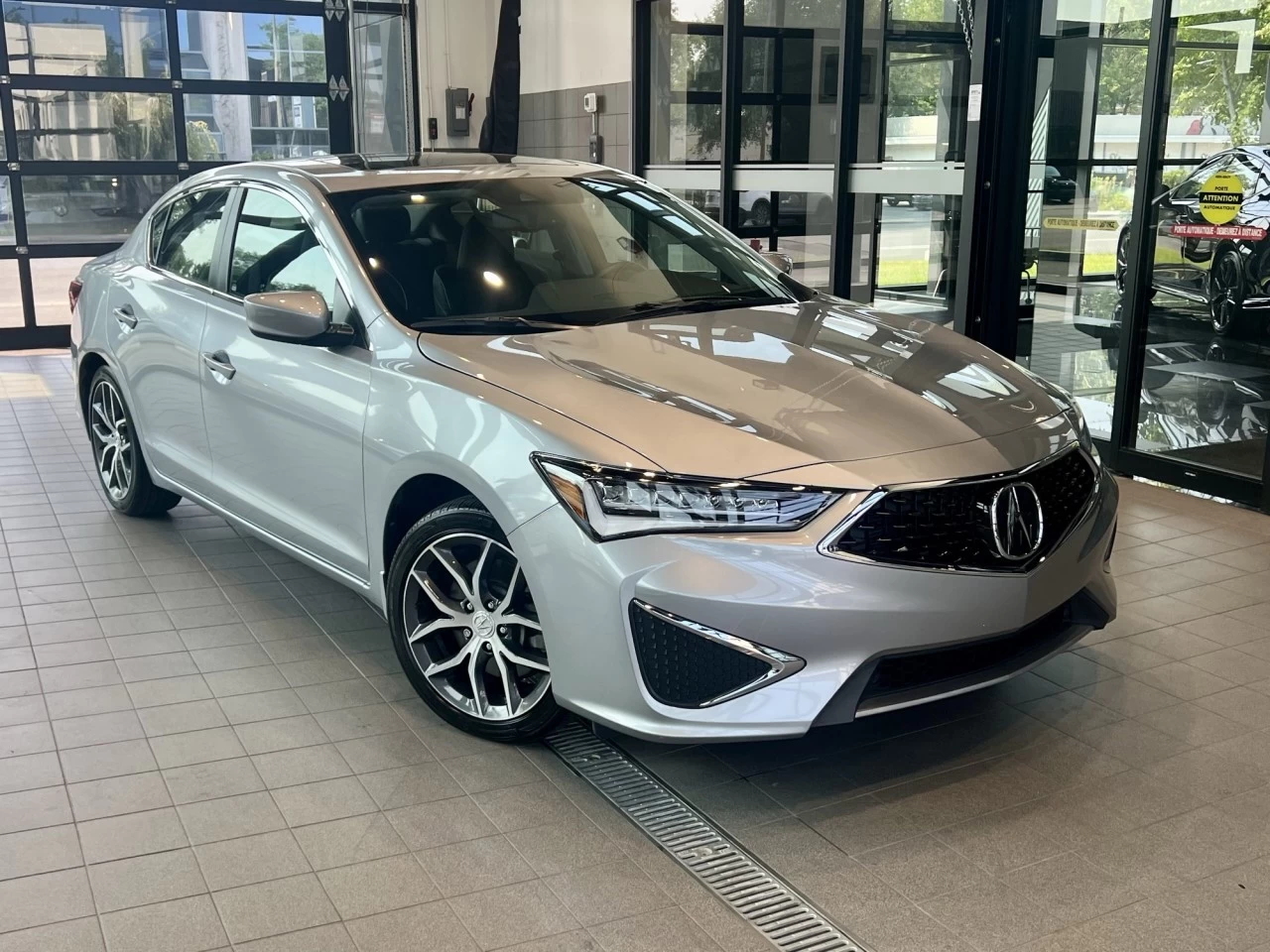 2020 Acura ILX Premium https://www.acuramontrealcentre.com/resize/b990ff35b810a3abc0cc817b2ca24889-1