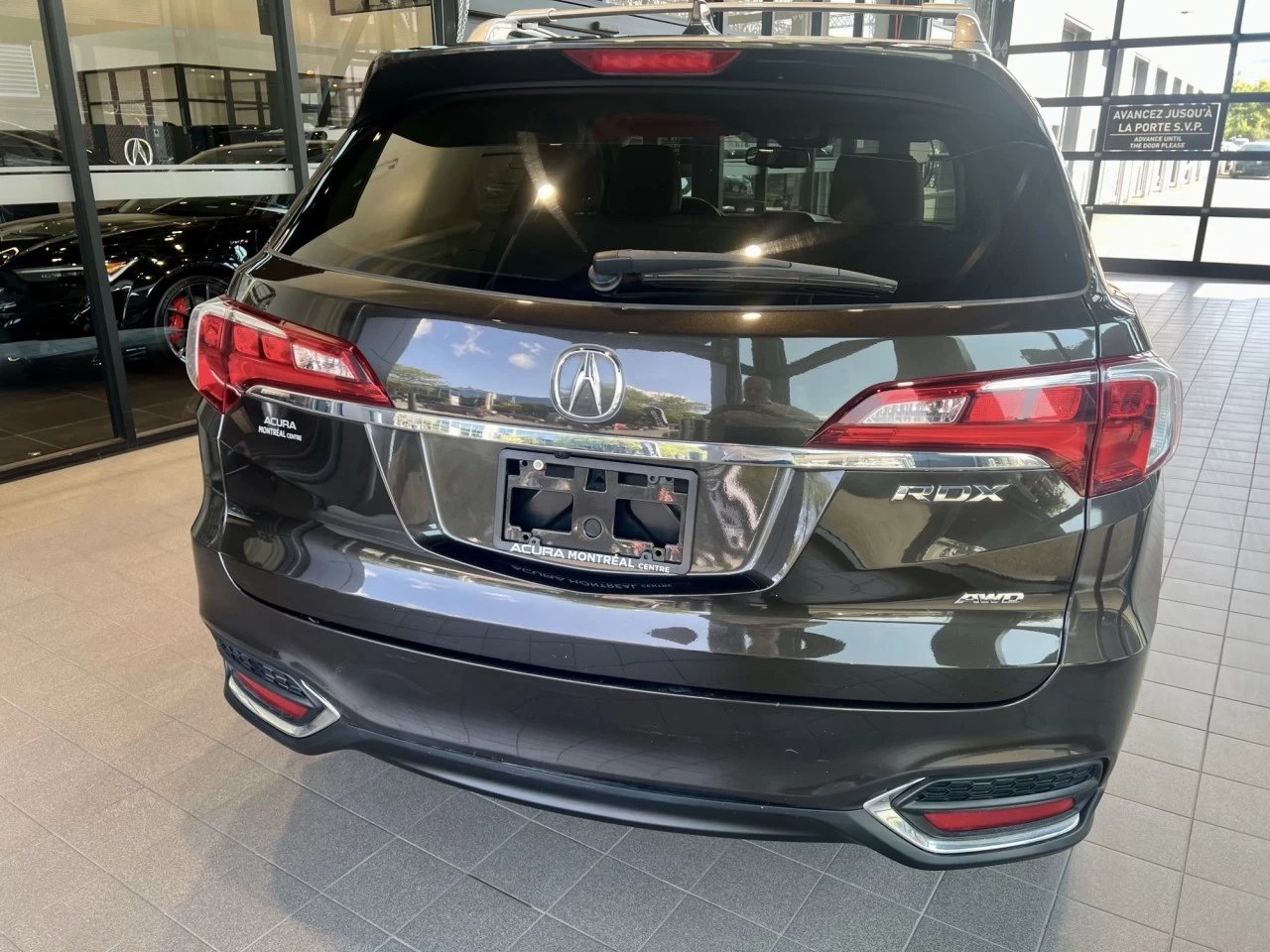 2016 Acura RDX AWD https://www.acuramontrealcentre.com/resize/b990ff35b810a3abc0cc817b2ca24889-1