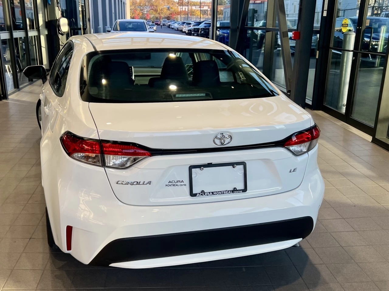 2021 Toyota Corolla LE https://www.acuramontrealcentre.com/resize/b990ff35b810a3abc0cc817b2ca24889-1