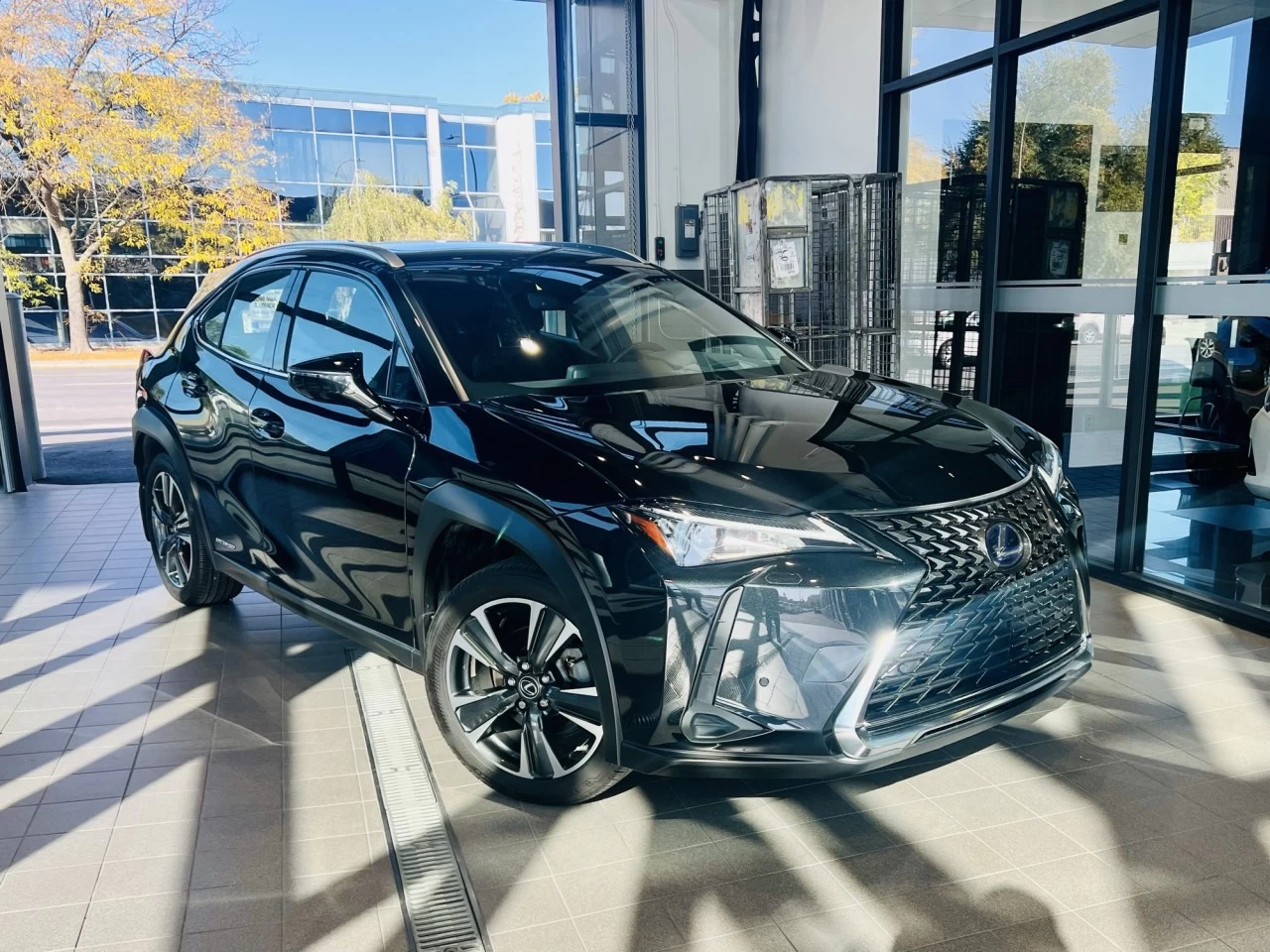 2020 Lexus UX250h UX 250h https://www.acuramontrealcentre.com/resize/b990ff35b810a3abc0cc817b2ca24889-1