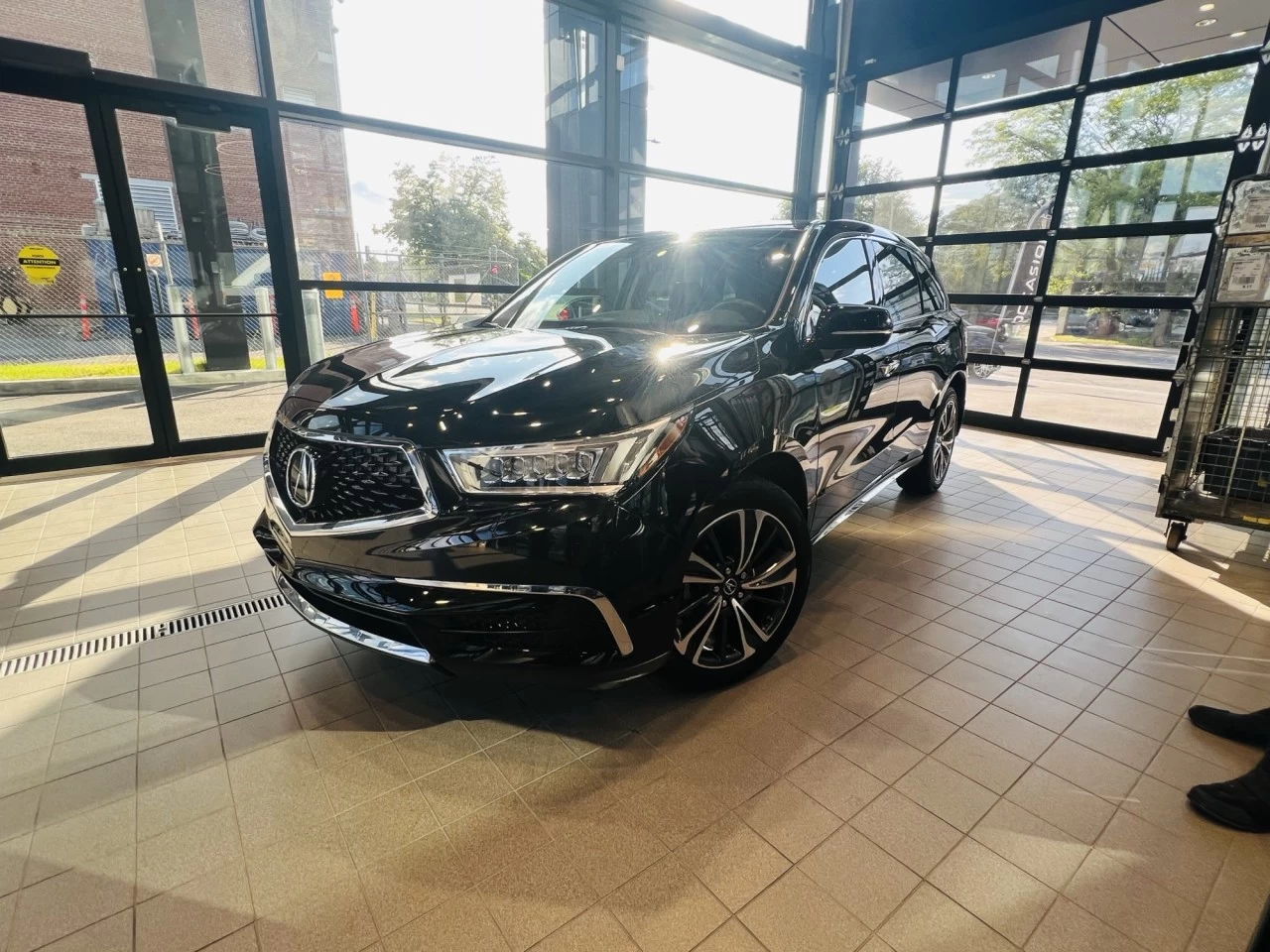 2020 Acura MDX Tech https://www.acuramontrealcentre.com/resize/b990ff35b810a3abc0cc817b2ca24889-1