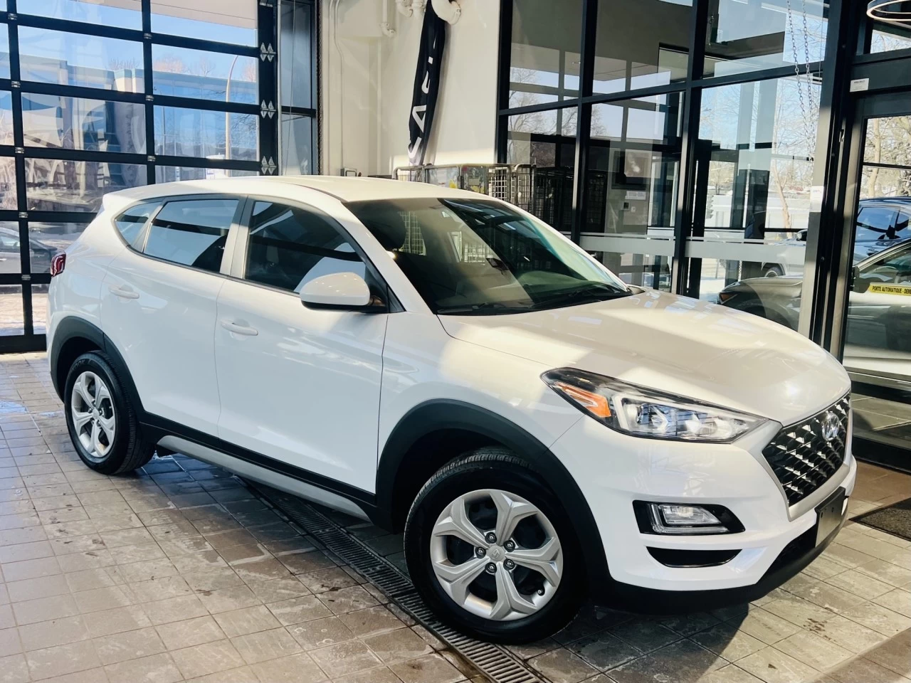 2021 Hyundai Tucson  https://www.acuramontrealcentre.com/resize/b990ff35b810a3abc0cc817b2ca24889-1