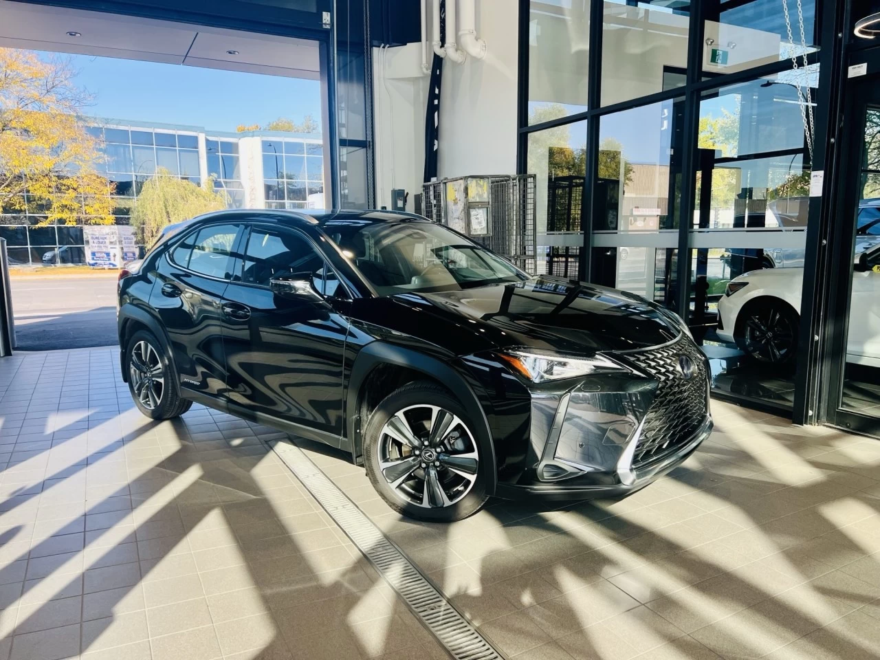 2020 Lexus UX250h UX 250h https://www.acuramontrealcentre.com/resize/b990ff35b810a3abc0cc817b2ca24889-1