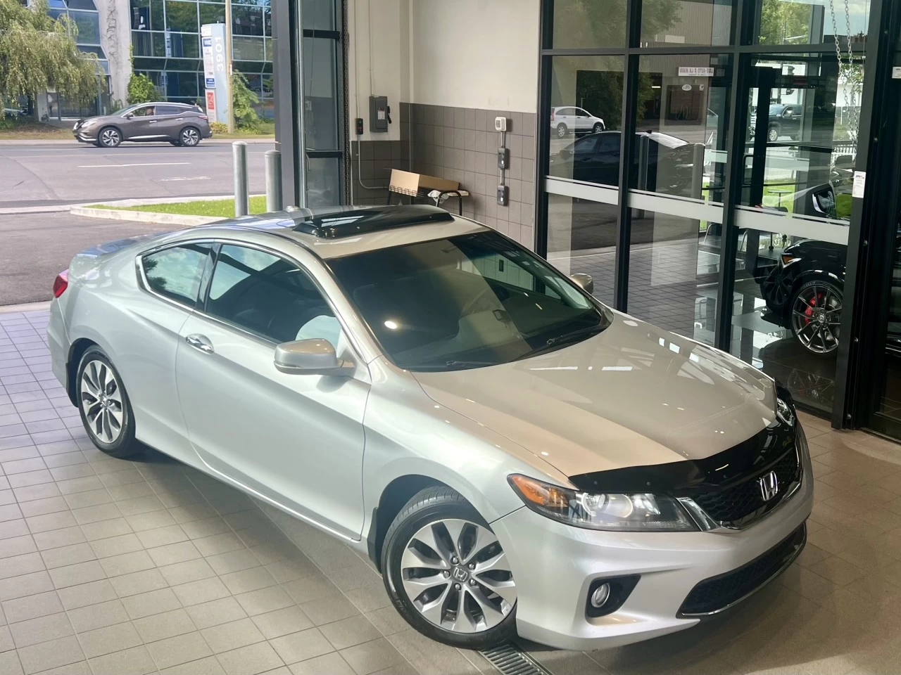 2013 Honda Accord EX https://www.acuramontrealcentre.com/resize/b990ff35b810a3abc0cc817b2ca24889-1