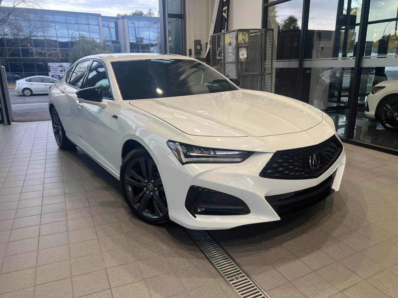 2023 Acura TLX A-Spec https://www.acuramontrealcentre.com/resize/b990ff35b810a3abc0cc817b2ca24889-1