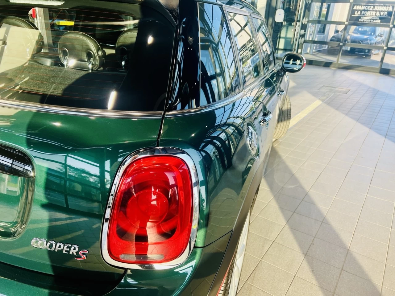 2017 Mini Cooper S - British Racing Green https://www.acuramontrealcentre.com/resize/b990ff35b810a3abc0cc817b2ca24889-1