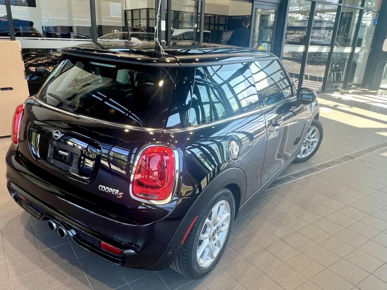 2019 Mini Cooper Cooper S https://www.acuramontrealcentre.com/resize/b990ff35b810a3abc0cc817b2ca24889-1