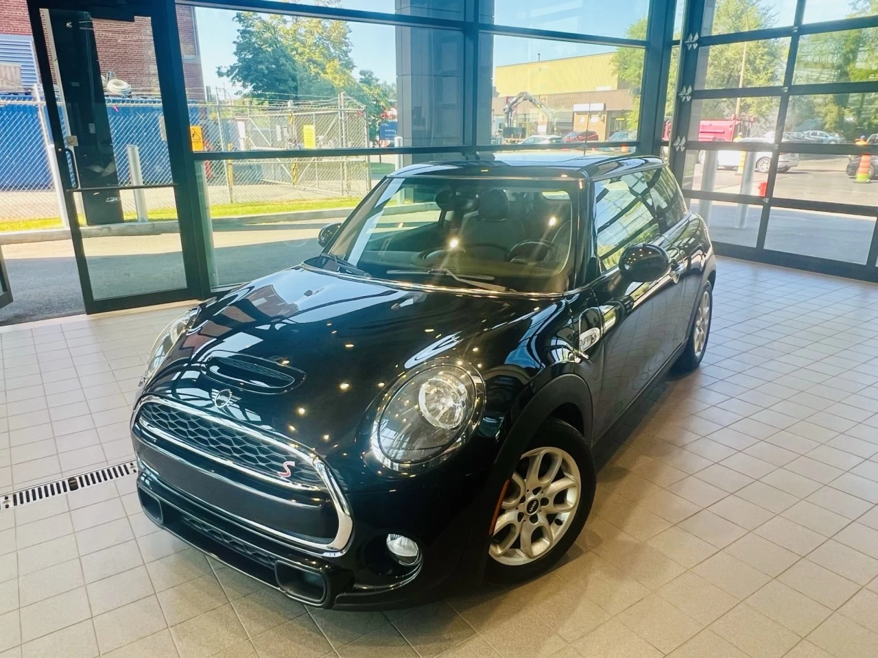 2019 Mini Cooper Cooper S https://www.acuramontrealcentre.com/resize/b990ff35b810a3abc0cc817b2ca24889-1