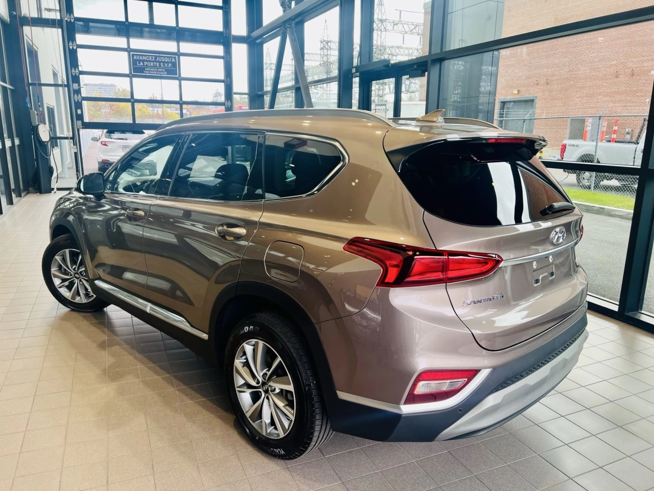 2020 Hyundai Santa Fe Preferred https://www.acuramontrealcentre.com/resize/b990ff35b810a3abc0cc817b2ca24889-1