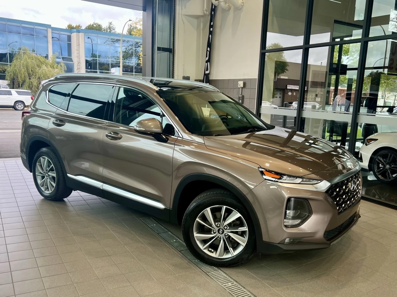 2020 Hyundai Santa Fe Preferred https://www.acuramontrealcentre.com/resize/b990ff35b810a3abc0cc817b2ca24889-1