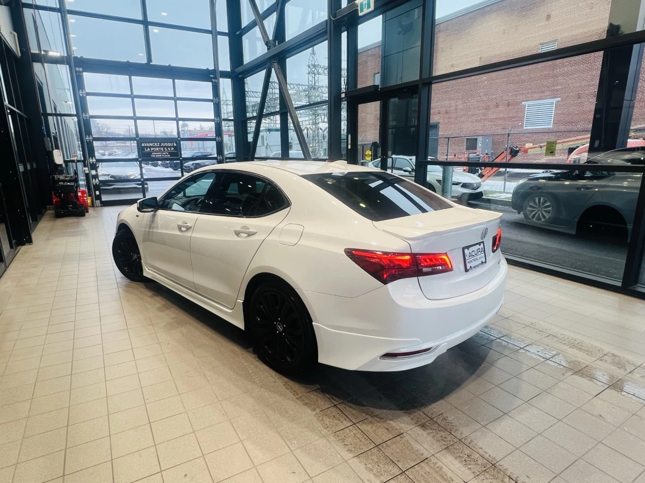 2016 Acura TLX V6 Tech https://www.acuramontrealcentre.com/resize/b990ff35b810a3abc0cc817b2ca24889-1