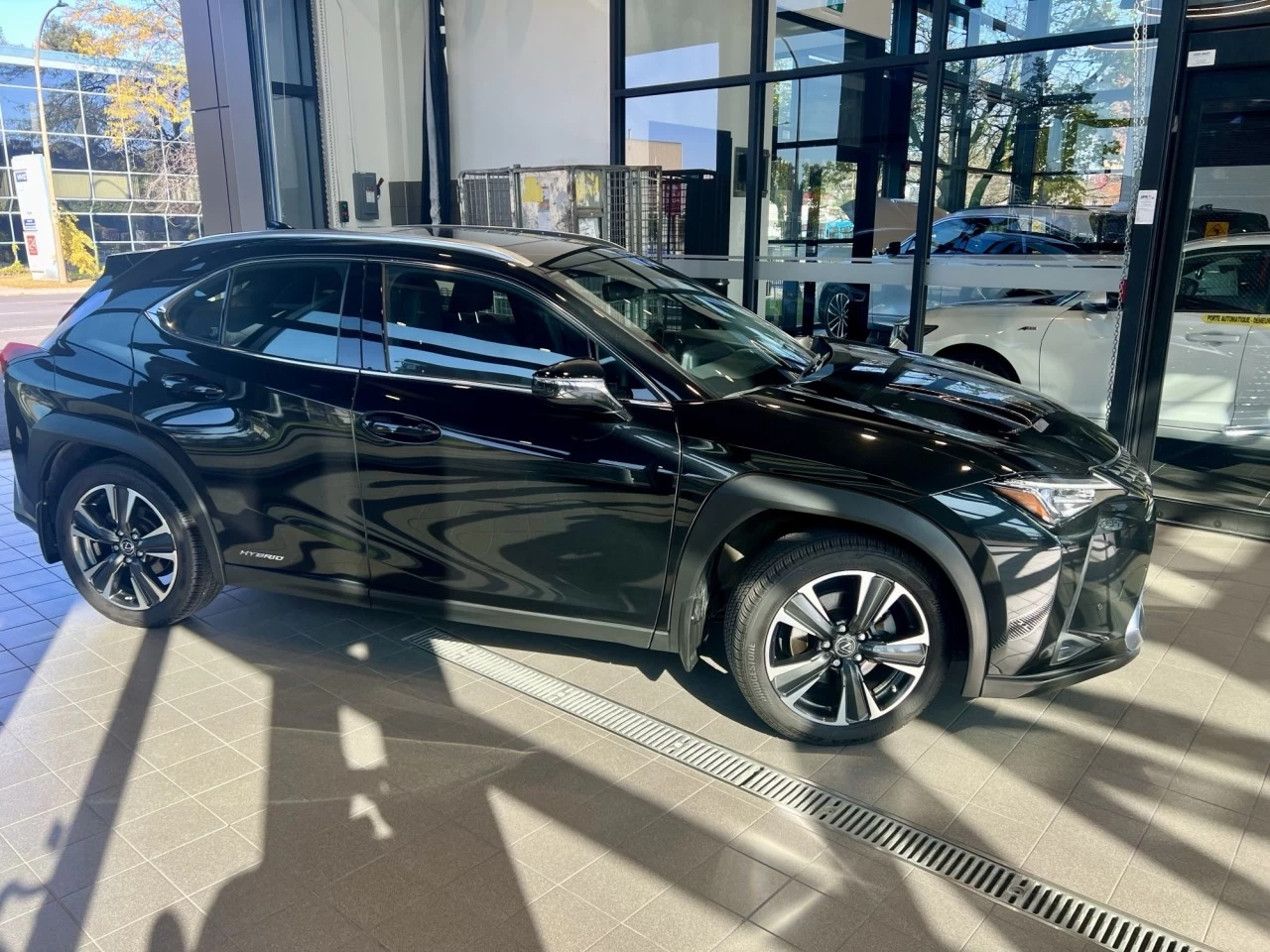 2020 Lexus UX250h UX 250h https://www.acuramontrealcentre.com/resize/b990ff35b810a3abc0cc817b2ca24889-1