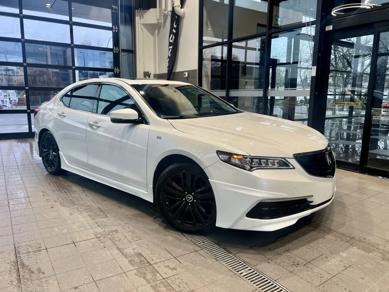 2016 Acura TLX V6 Tech https://www.acuramontrealcentre.com/resize/b990ff35b810a3abc0cc817b2ca24889-1