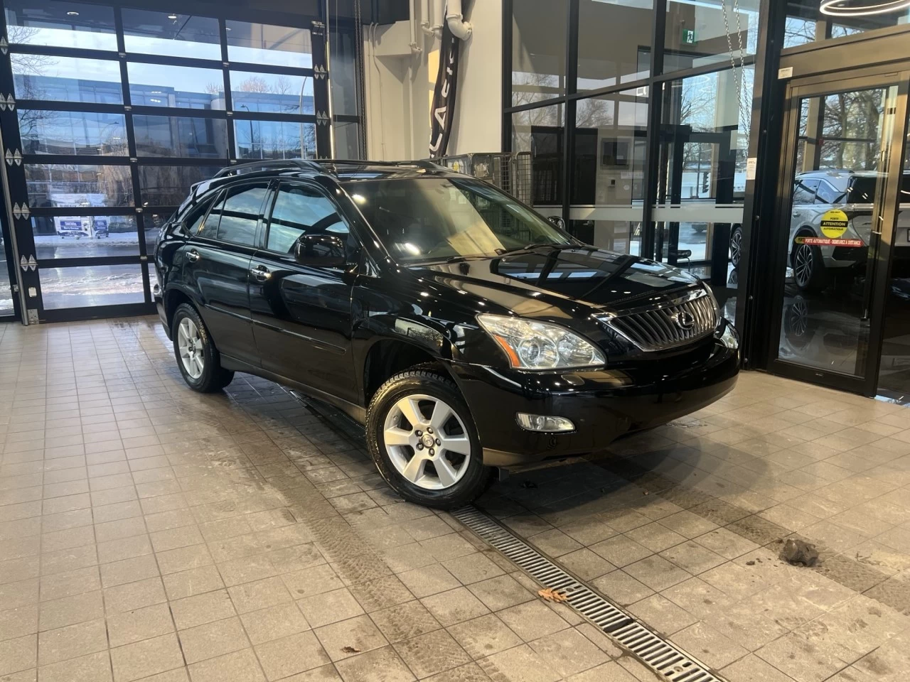 2009 Lexus RX350 4WD https://www.acuramontrealcentre.com/resize/b990ff35b810a3abc0cc817b2ca24889-1